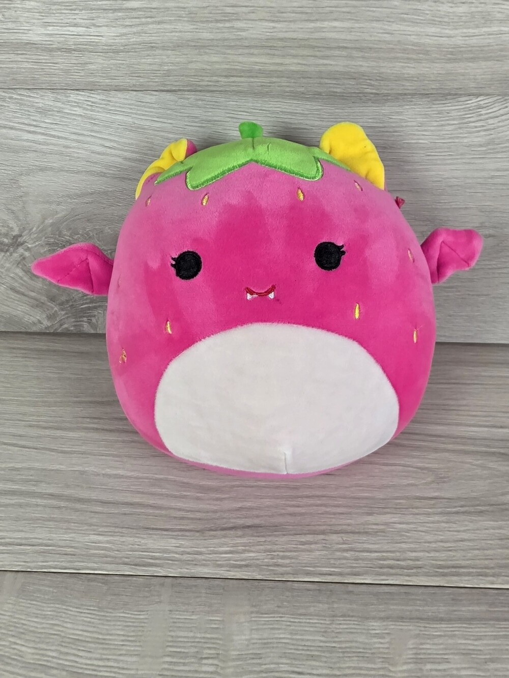 Gwendolyn the Strawberry Bat Squishmallows Fantasy Plush Pink 10" Halloween SU52